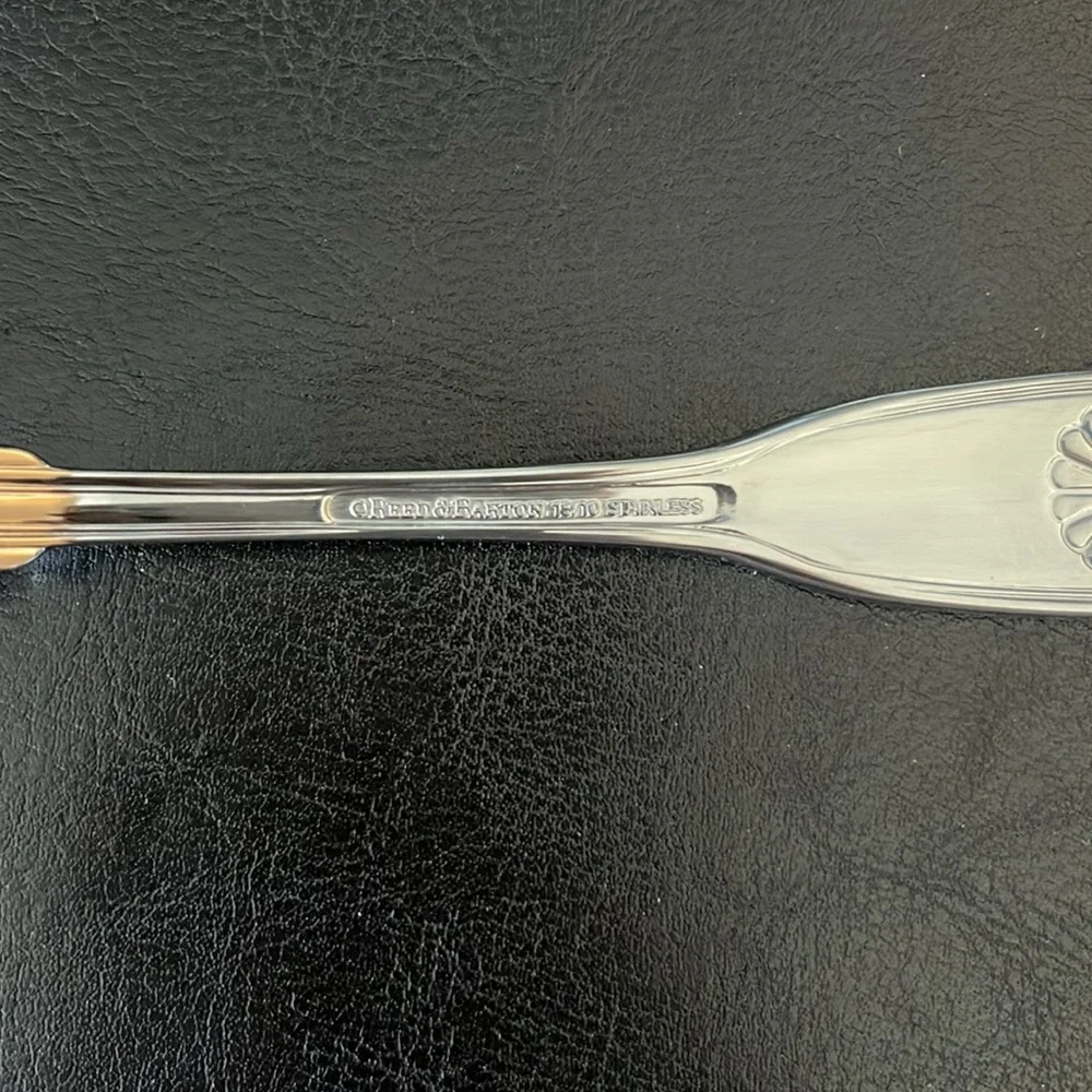 New Reed & Barton Colonial Shell II Master butter knife, spreader, cheese